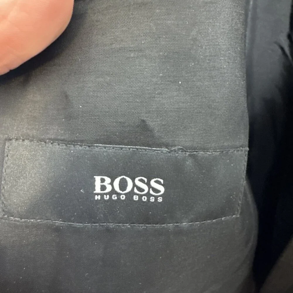 Hugo Boss Virgin Wool Windowpane Blazer Men’s‎ 38R Made USA Sports Coat Gray